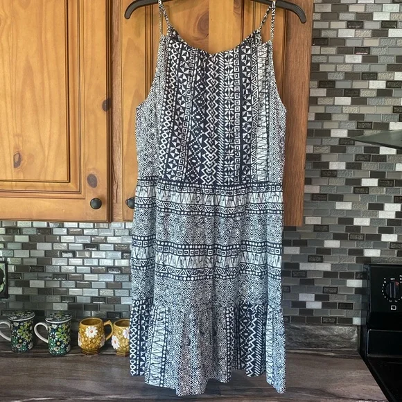 🐚 NEW LOFT Navy White Tribal Geometric Print Tiered Halter Summer Dress Sz M - Picture 3 of 7